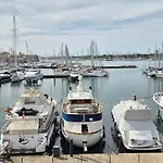 아파트 Marine, T4 En Duplex Vue Centre Port Avec Parking 아그