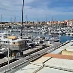 Marine, T4 En Duplex Vue Centre Port Avec Parking 아파트 아그