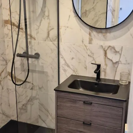 Marine, T4 En Duplex Vue Centre Port Avec Parking *