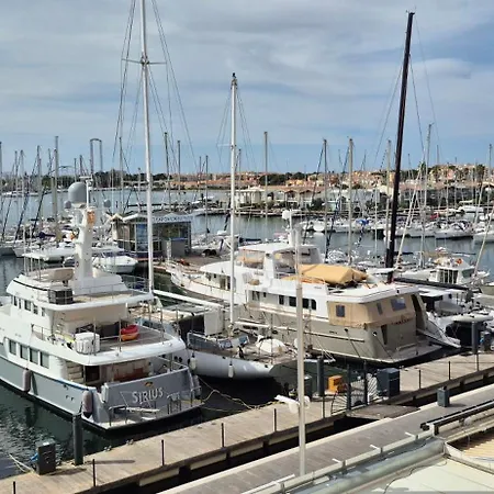 Lejlighed Marine, T4 En Duplex Vue Centre Port Avec Parking *
