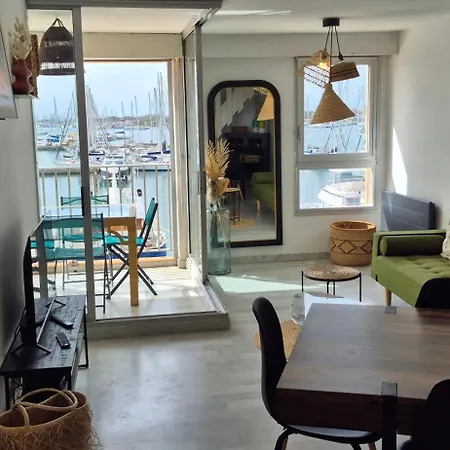 アパート Marine, T4 En Duplex Vue Centre Port Avec Parking *